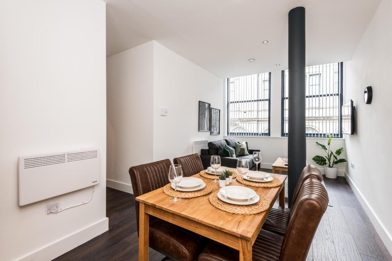 The Stanley Street Apartment *