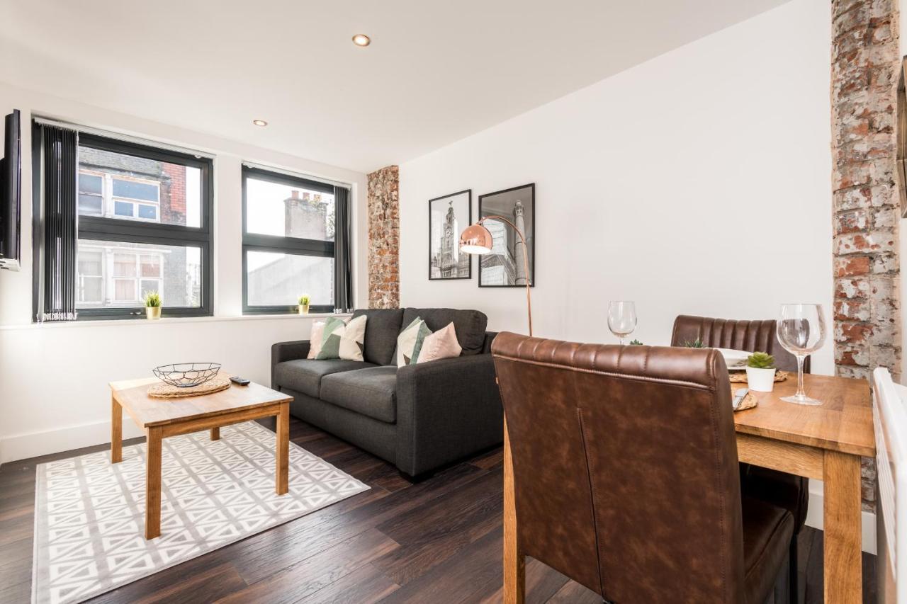 The Stanley Street Apartment *